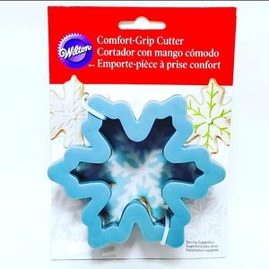 Cookie Cutter By Wilton Snowflake w/ Comfort Grip  #2